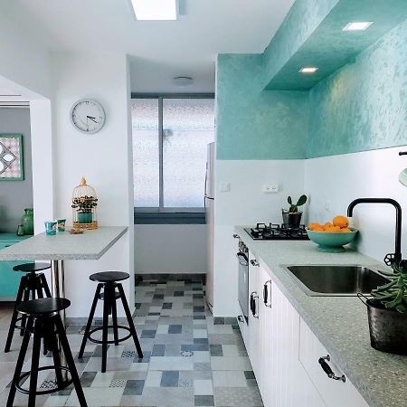 Artichoke Boutique Apartment Haifa Bagian luar foto