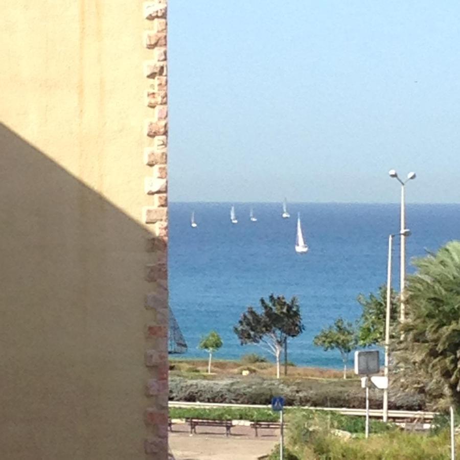 Artichoke Boutique Apartment Haifa Bagian luar foto