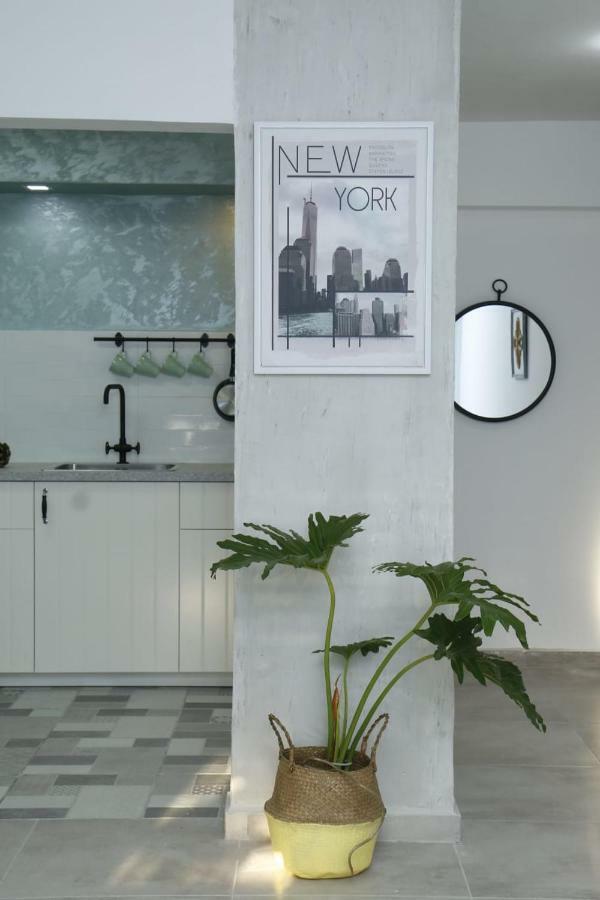 Artichoke Boutique Apartment Haifa Bagian luar foto