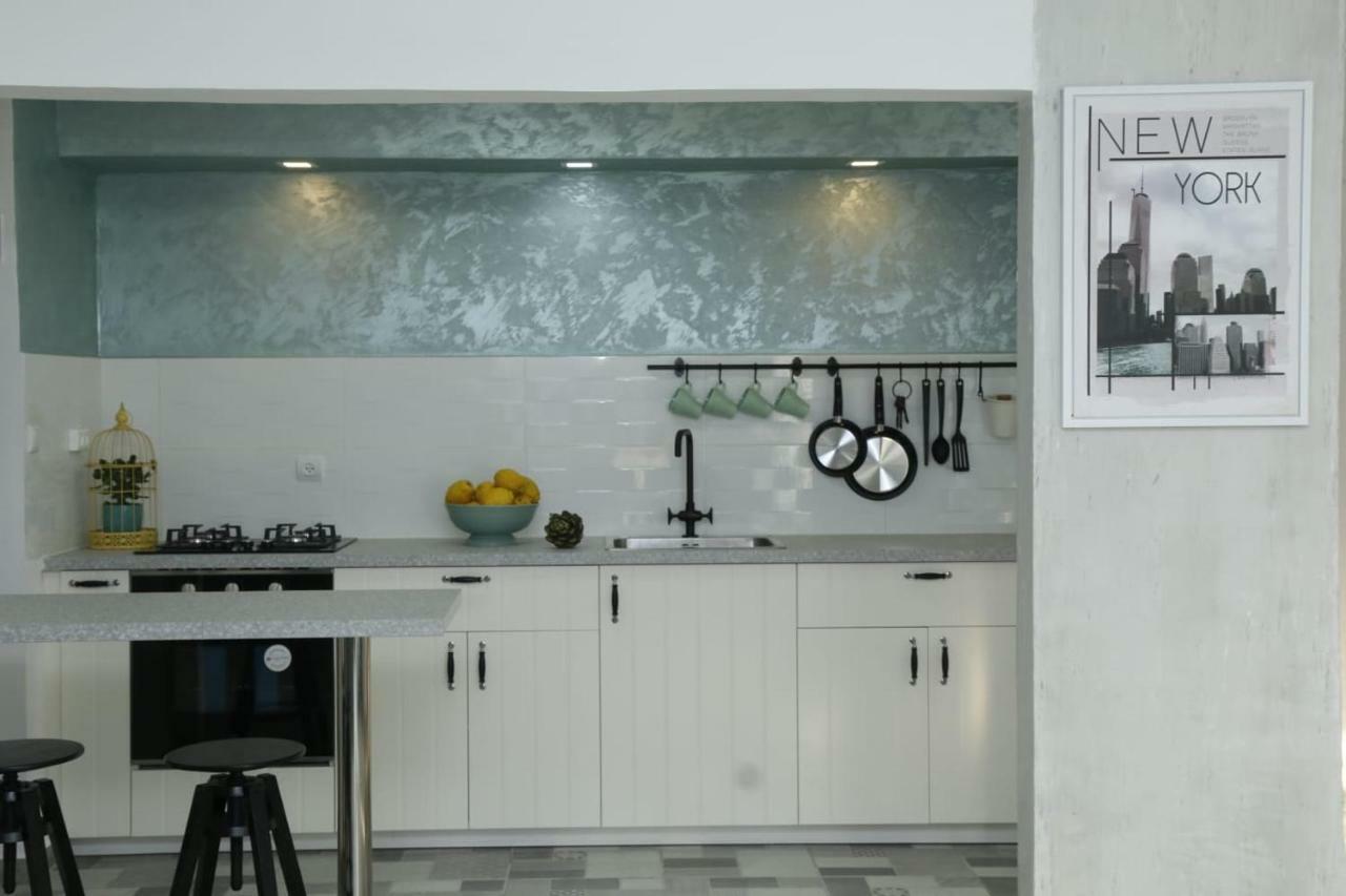 Artichoke Boutique Apartment Haifa Bagian luar foto