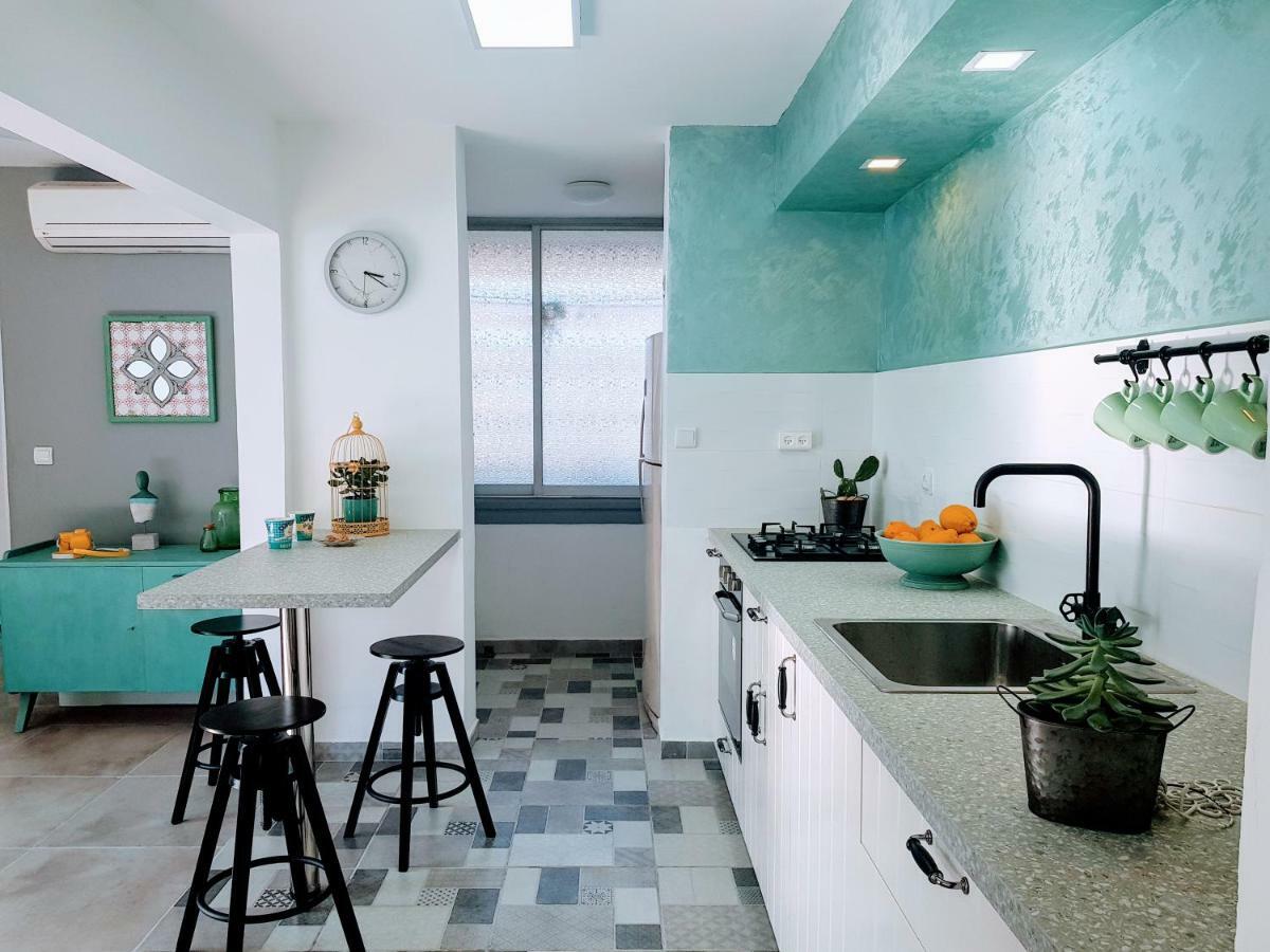 Artichoke Boutique Apartment Haifa Bagian luar foto