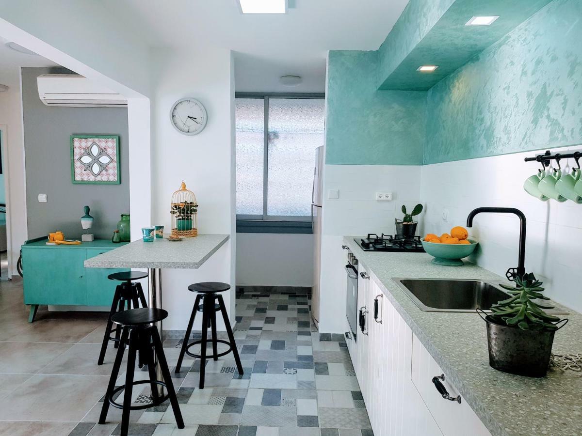 Artichoke Boutique Apartment Haifa Bagian luar foto