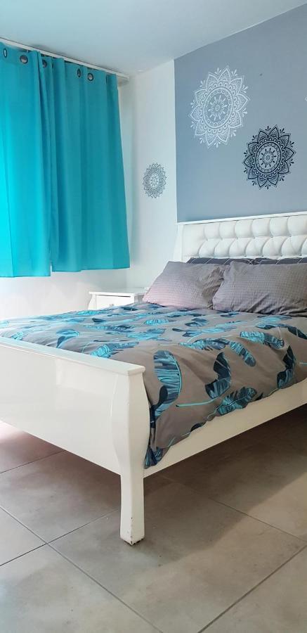 Artichoke Boutique Apartment Haifa Bagian luar foto