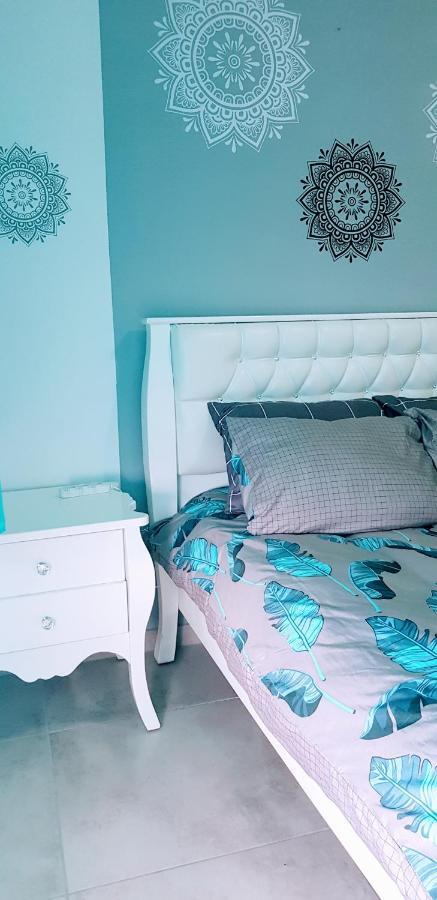 Artichoke Boutique Apartment Haifa Bagian luar foto